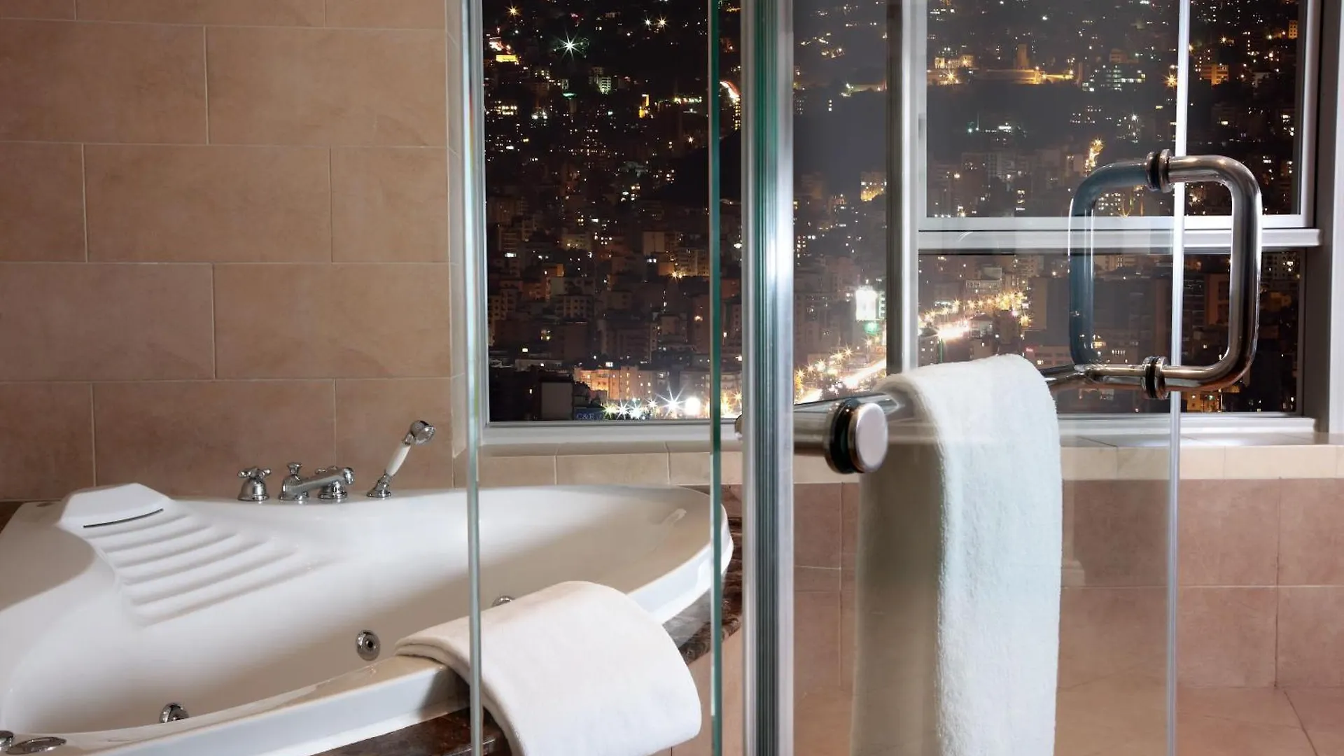 Al Habtoor Grand Beirut Hotel 5*,
