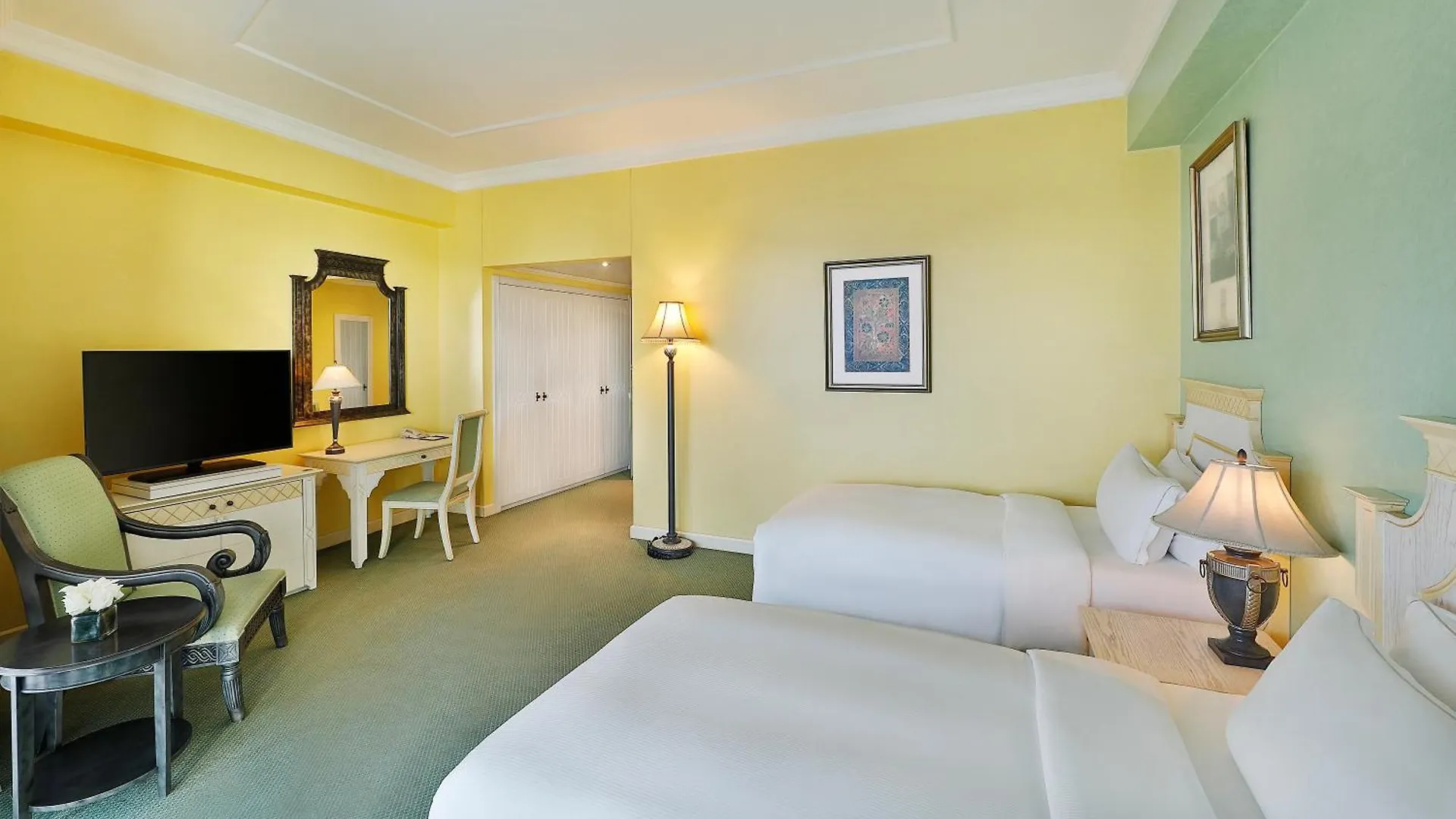 Al Habtoor Grand Beirut Hotel 5*,