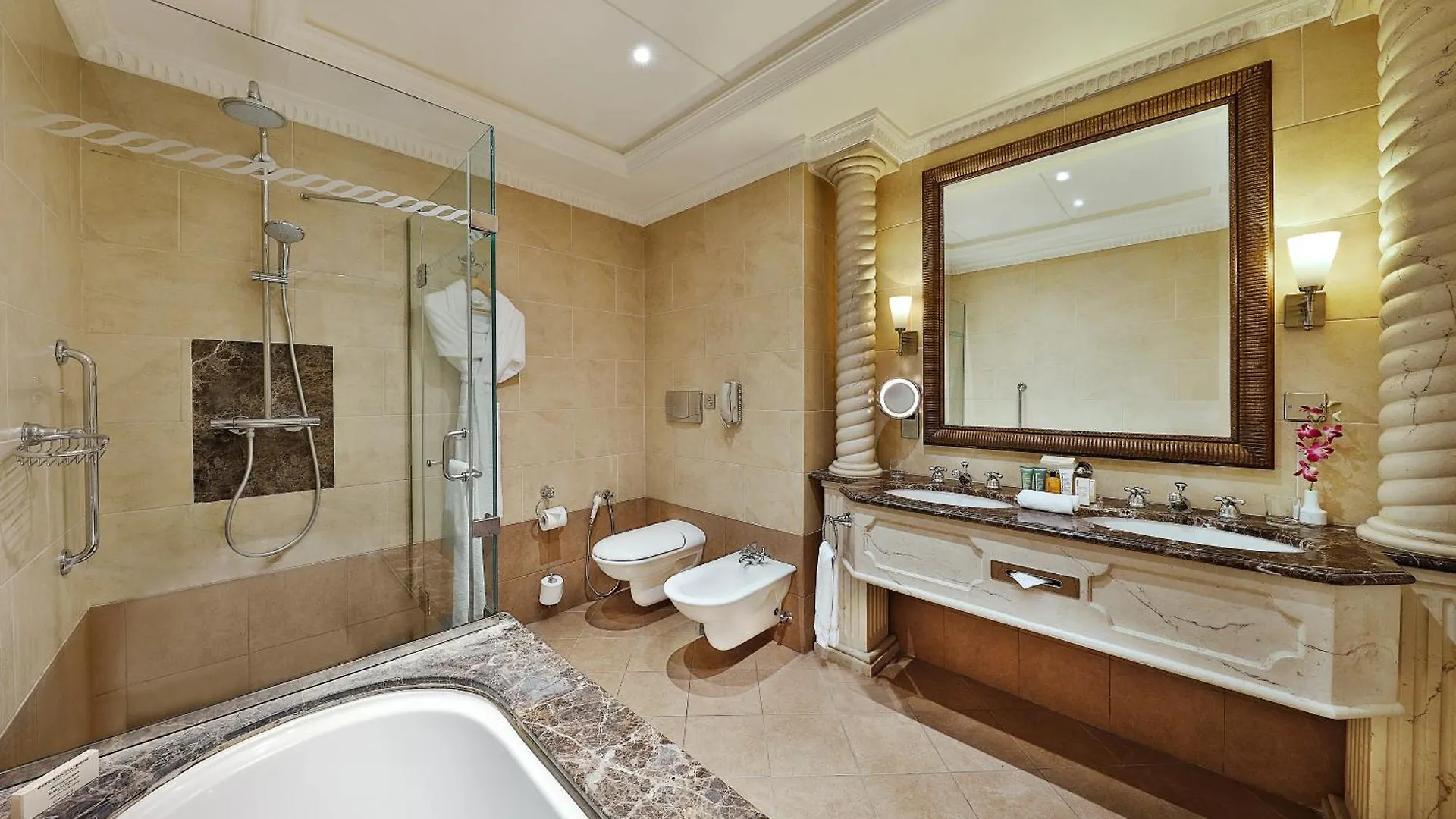 Al Habtoor Grand Beirut Hotel 5*,  Libanon