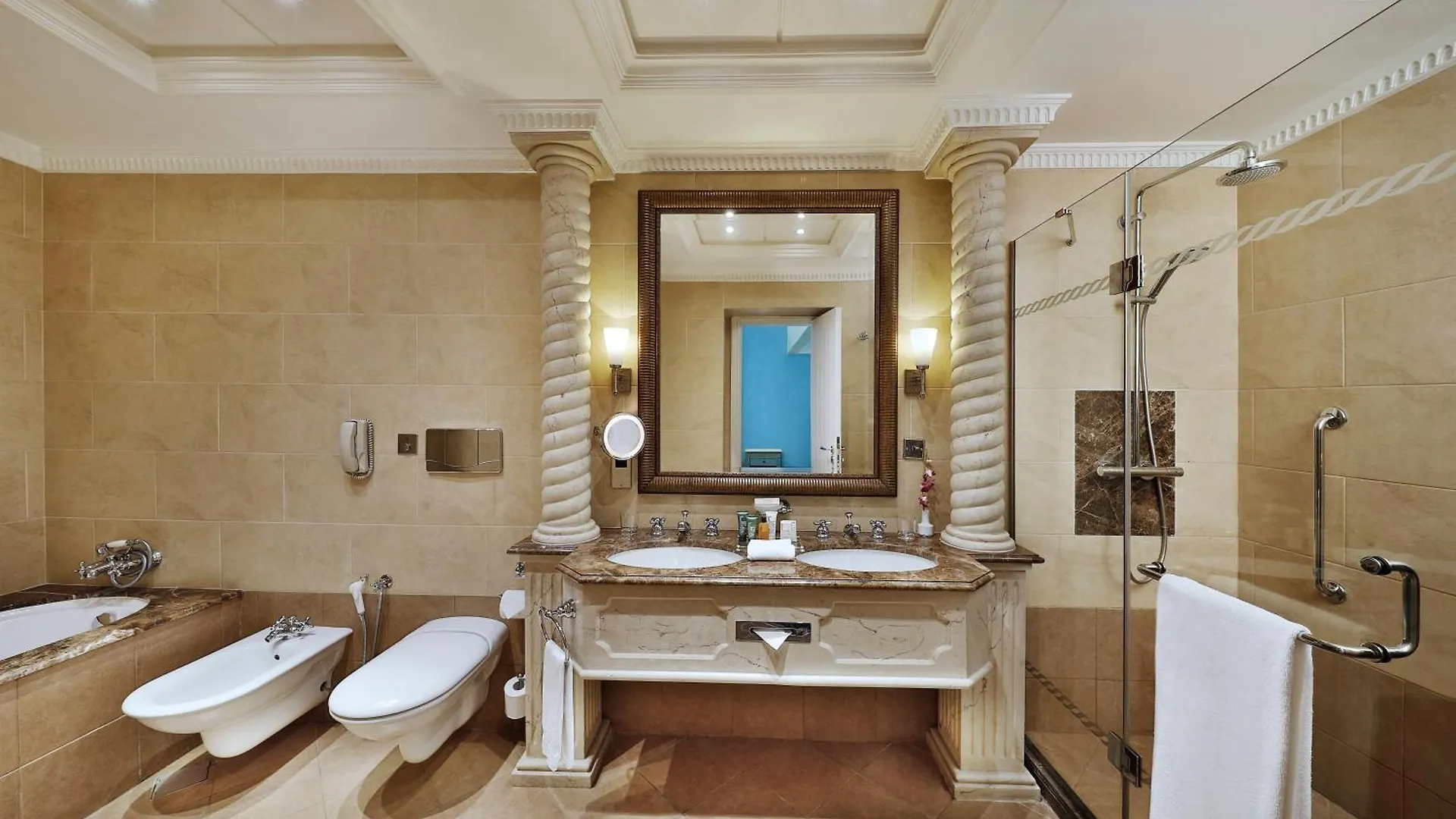 Al Habtoor Grand Beirut Hotel 5*,