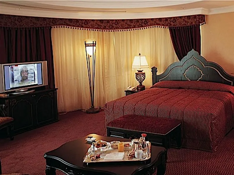 Al Habtoor Grand Beirut Hotel 5*,